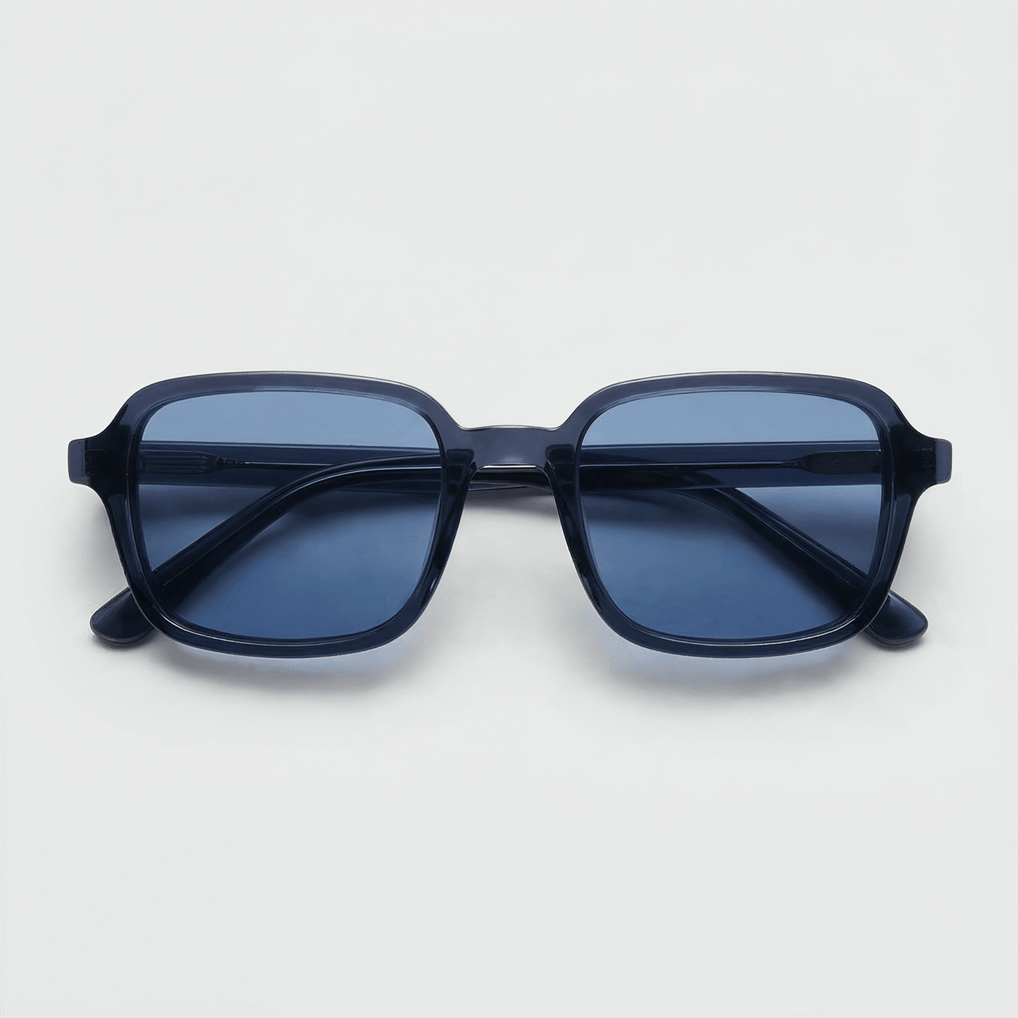Gafas de sol de pasta Atlas Azul Cobalto cerradas — montura de pasta y acetato