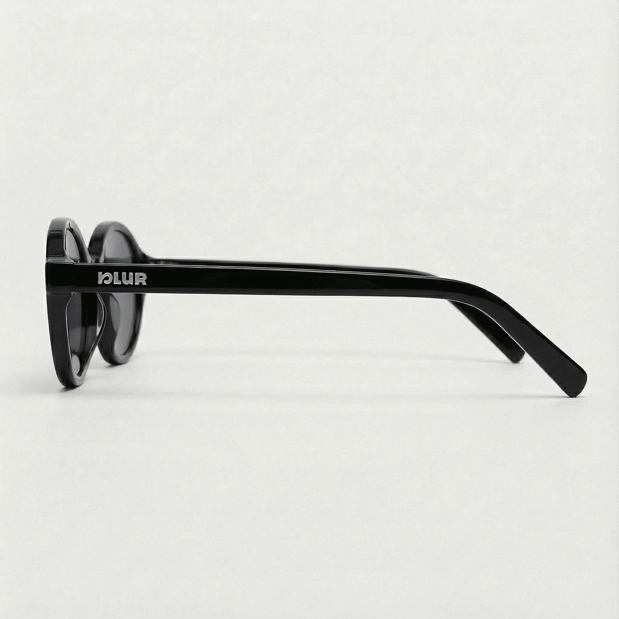 Beso C2 | Gris — gafas de sol de pasta, vista lateral | Blur Eyeshop
