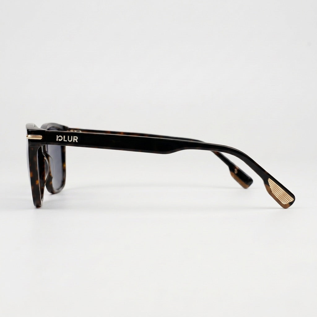 Capri C4 | Gris — detalle del logo, gafas de pasta hechas a mano | Blur Eyeshop