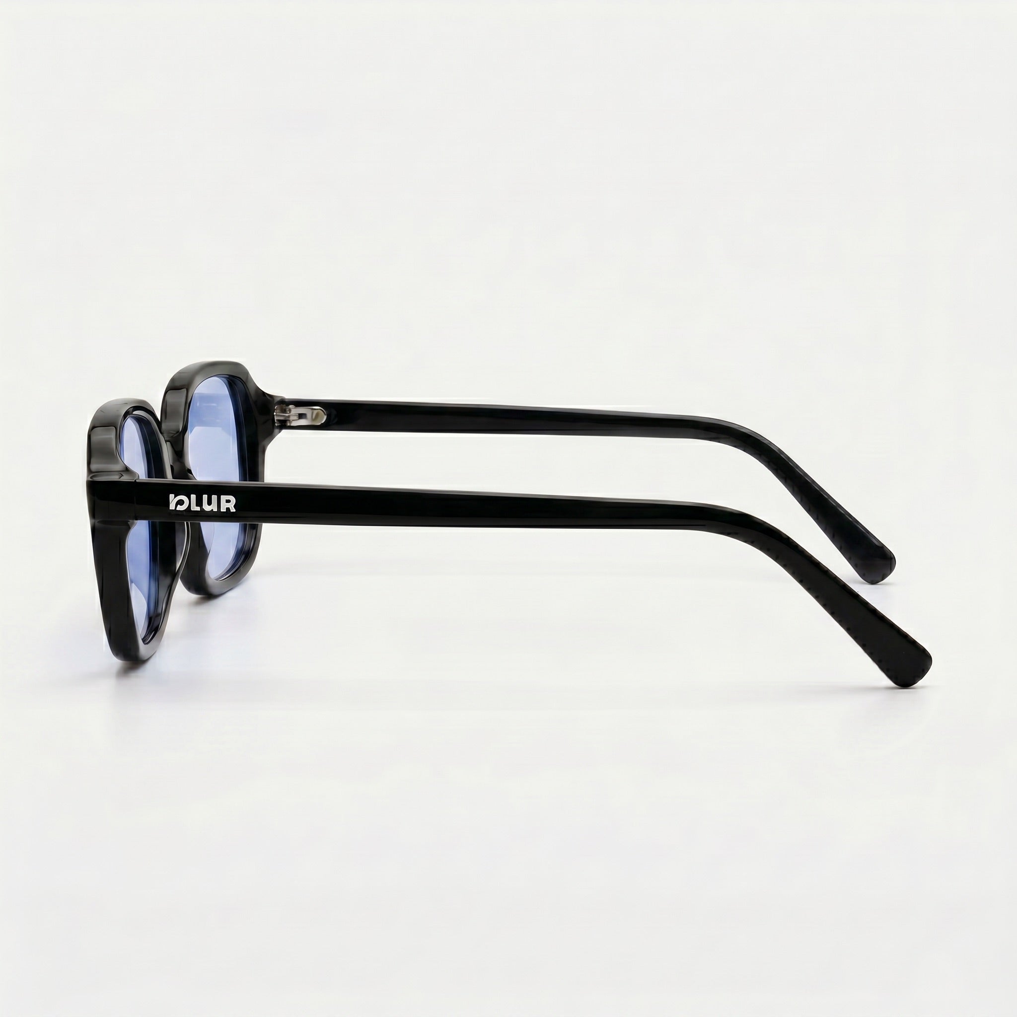 Fiji C4 | Azul Cobalto — detalle del logo, gafas de pasta hechas a mano | Blur Eyeshop