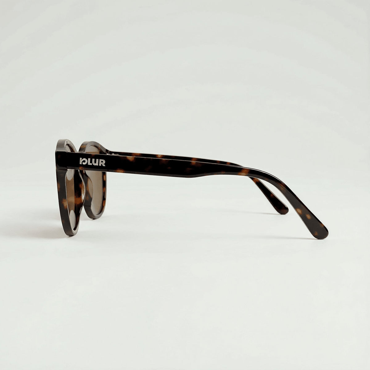 Lazaro C2 - lateral
